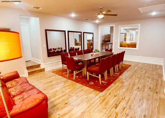 Wow 5br Sleeps 14 For Large Team Events Holiday home