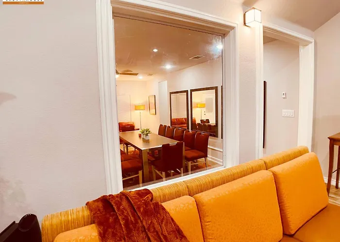 Wow 5br Sleeps 14 For Large Team Events Holiday home