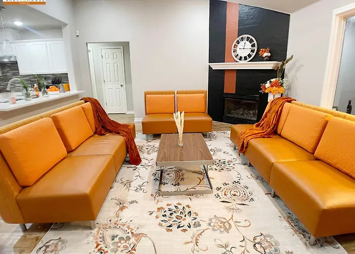 Wow 5br Sleeps 14 For Large Team Events Holiday home *