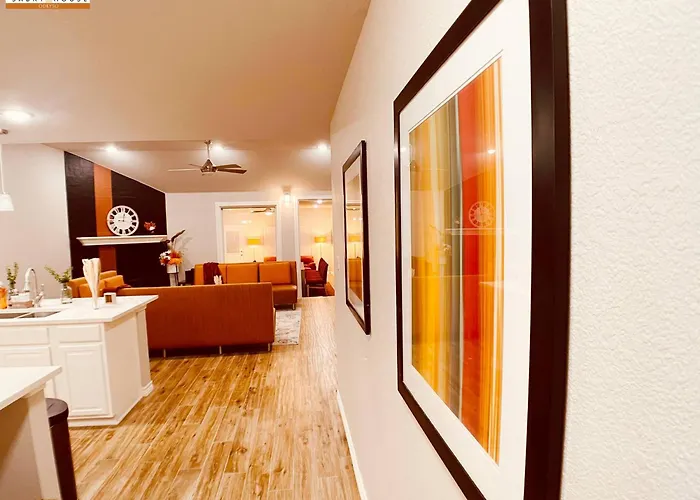 Wow 5br Sleeps 14 For Large Team Events Holiday home