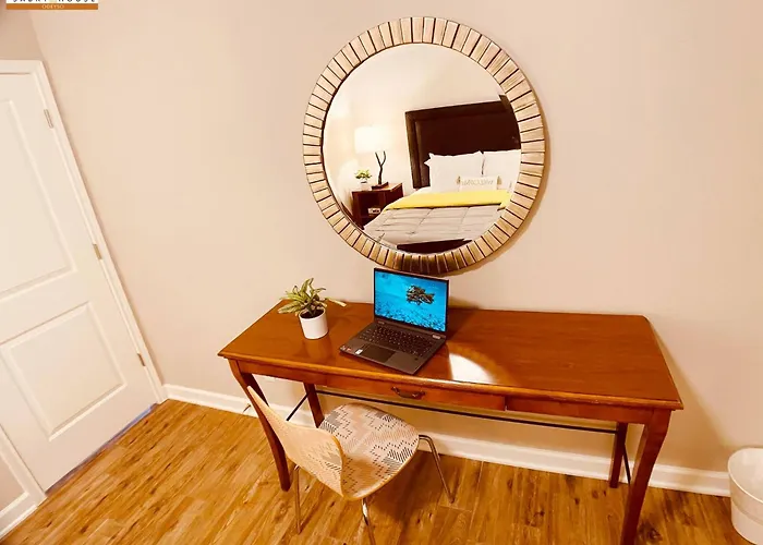Wow 5br Sleeps 14 For Large Team Events Holiday home